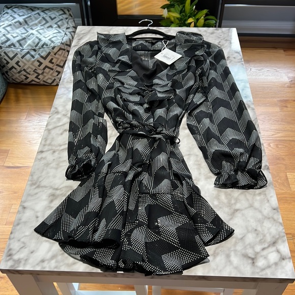 TED BAKER RUFFLE WRAP DRESS - Picture 6 of 9